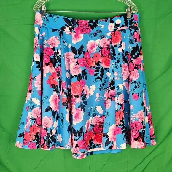 NWT Torrid Womens Blue Floral Mini Scuba Skater Skirt Set 1X - Picture 3 of 6